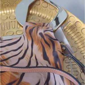 Leather Vince Camuto purse